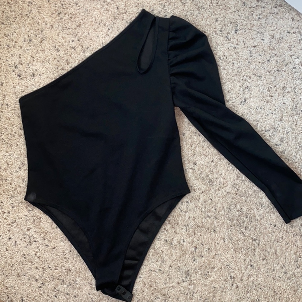 Black one shoulder long sleeve bodysuit never worn before